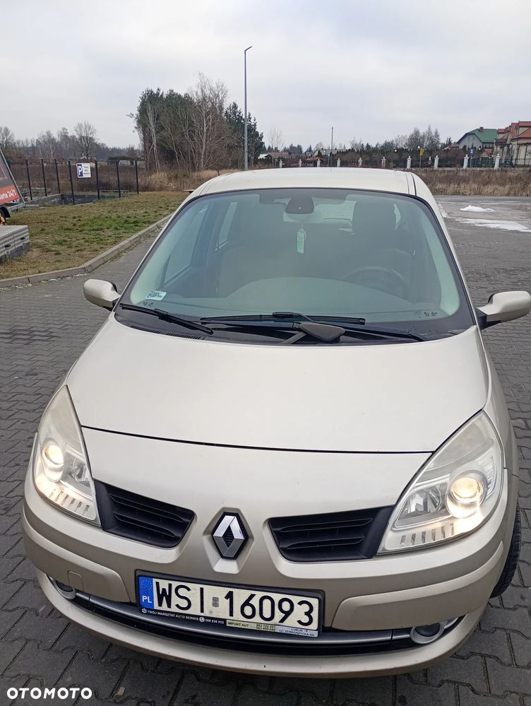 Renault Scenic - 1