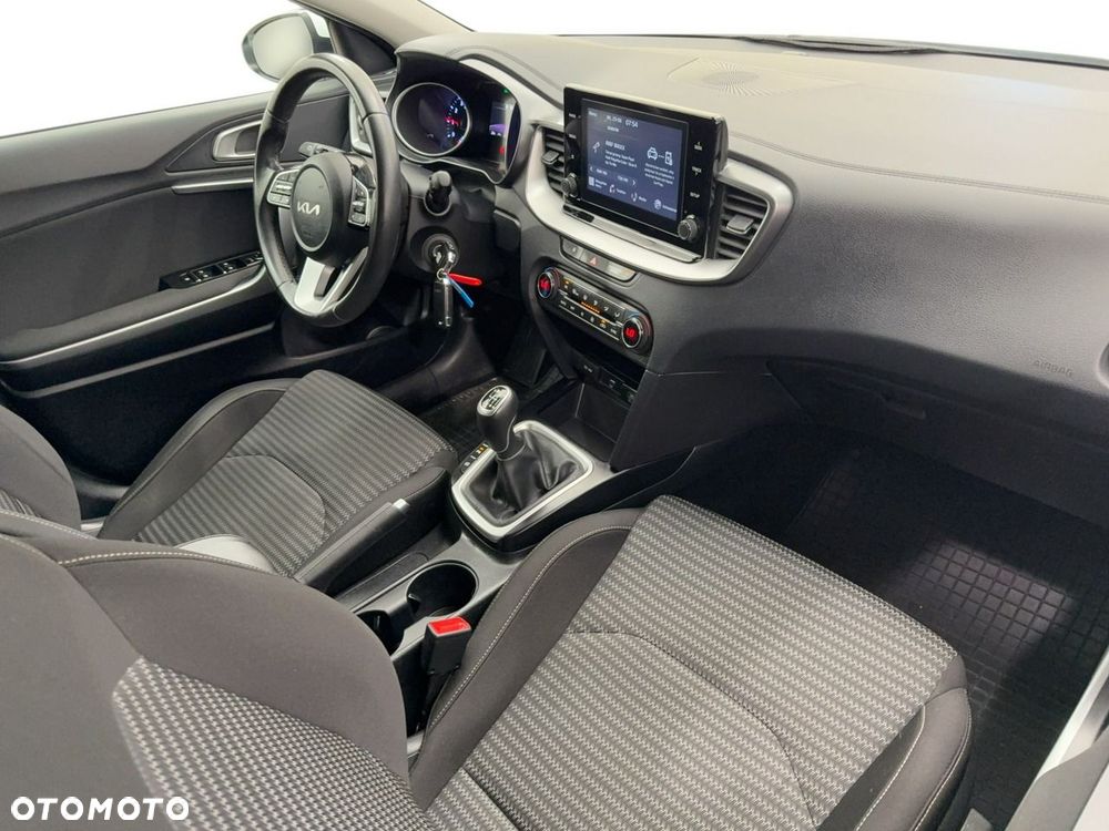 Kia Ceed - 14