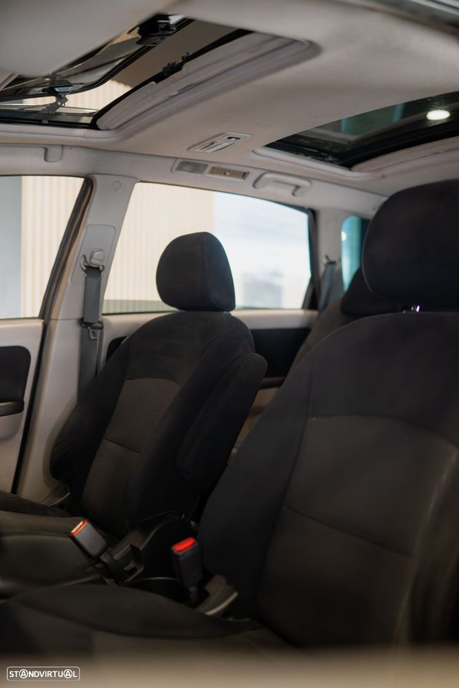 Mitsubishi Grandis 2.0 DI-D Inform - 4