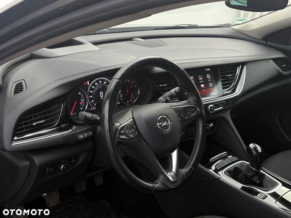 Opel Insignia - 16