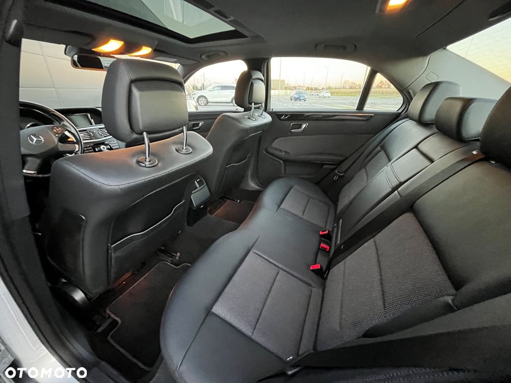 Mercedes-Benz Klasa E 200 CGI BlueEffICIENCY Avantgarde - 12