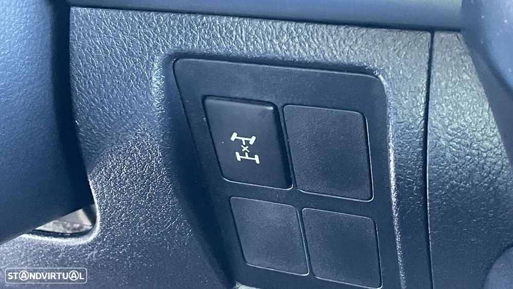 Toyota Land Cruiser VDJ 200 V8 4.5 D-4D - 33