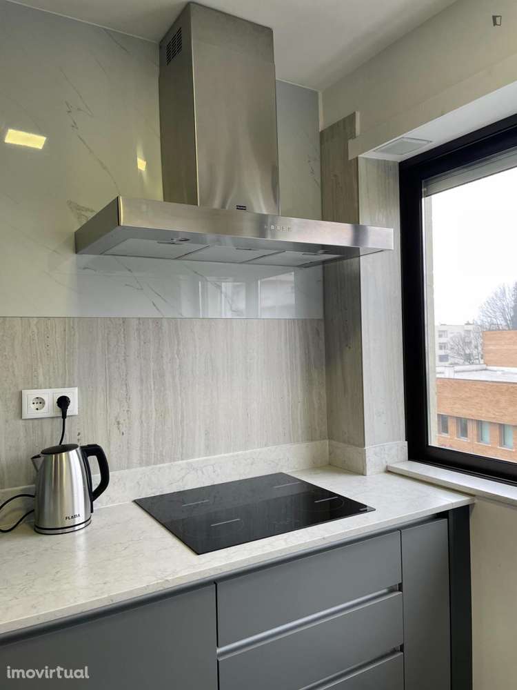 Quarto - localizado em Sé de Braga e São Lázaro Braga - Grande imagem: 5/12