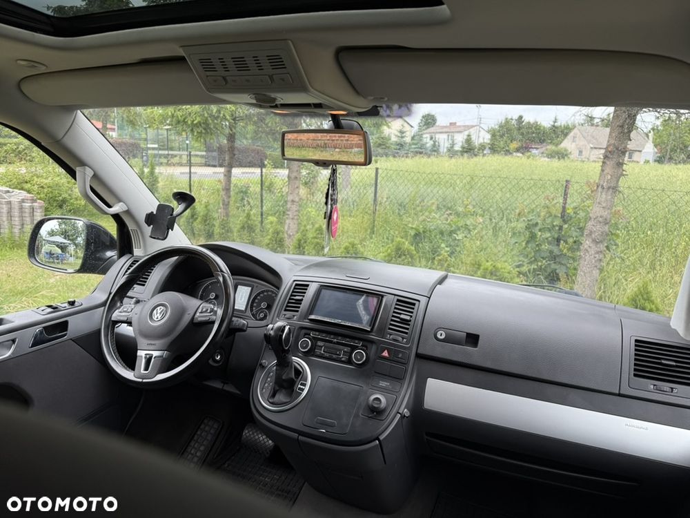 Volkswagen Multivan - 10