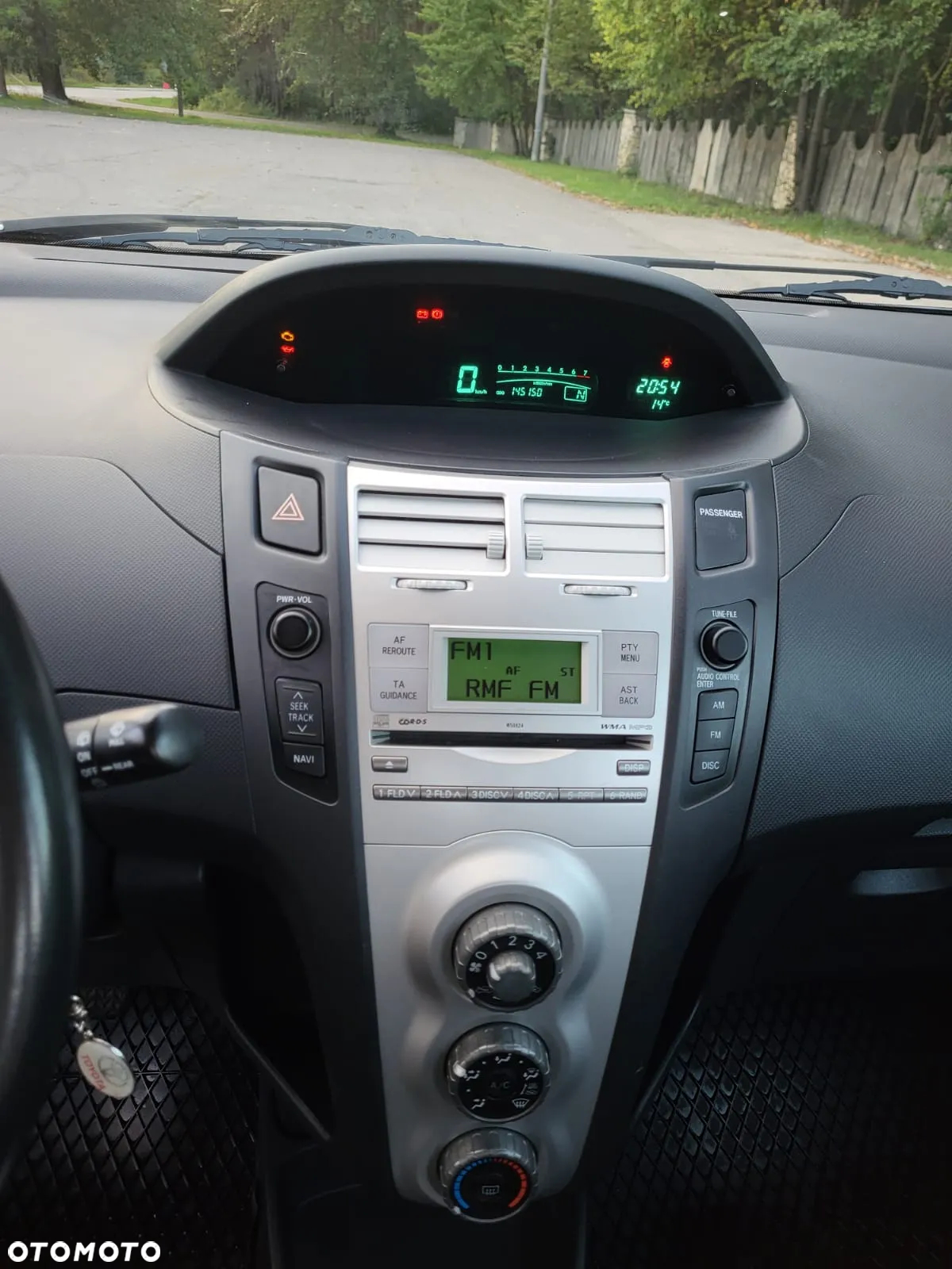 Toyota Yaris - 19