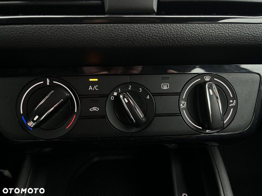 Skoda Kamiq 1.0 TSI Essence - 22