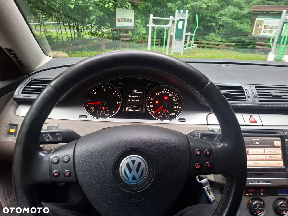 Volkswagen Passat 2.0 TDI Comfortline - 9