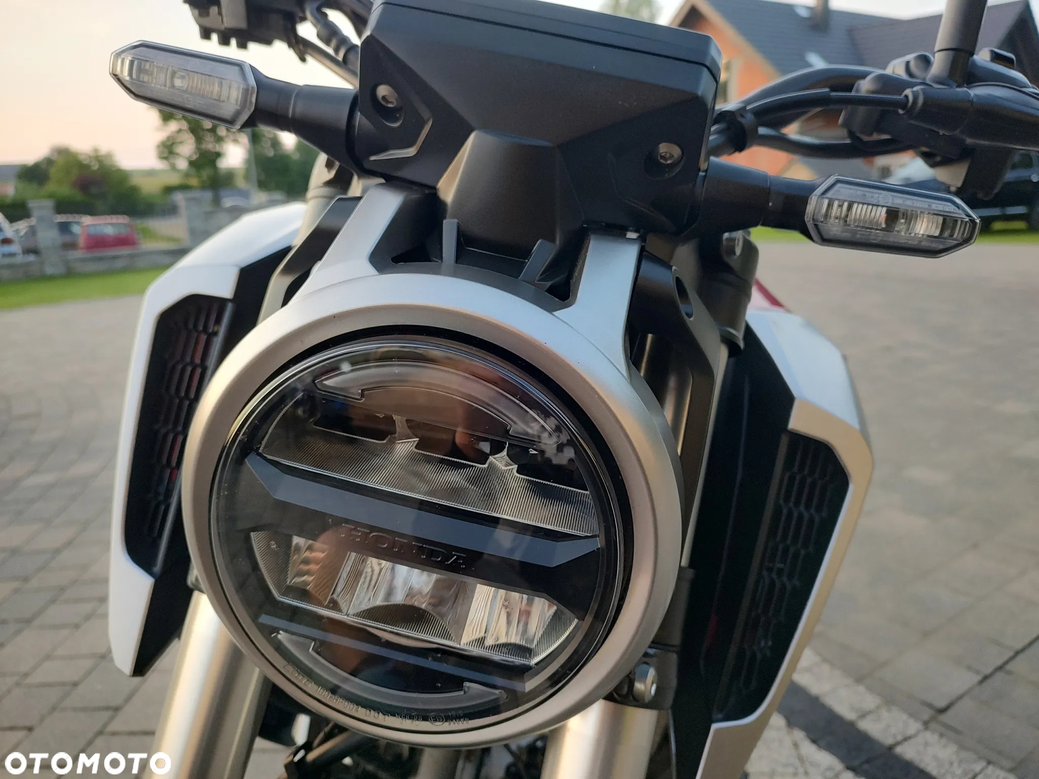 Honda CB - 10