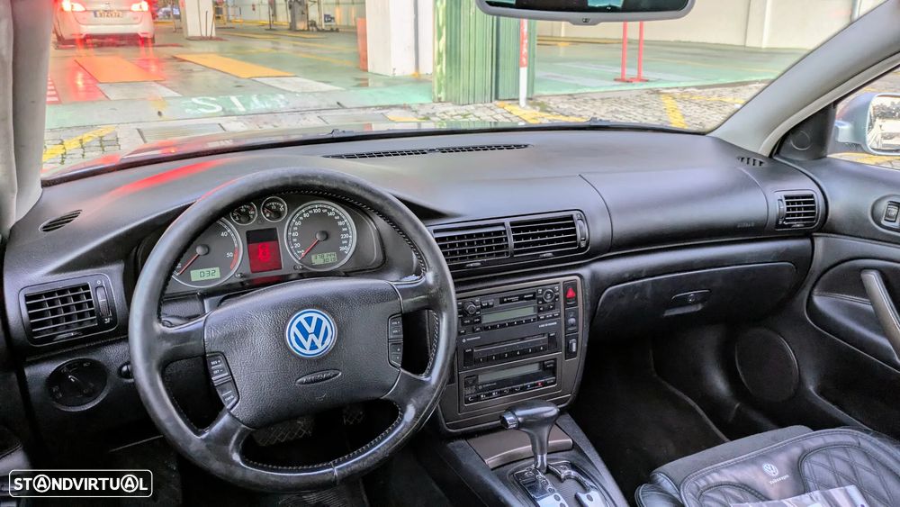 VW Passat Variant 1.9 TDi Highline Tip - 6