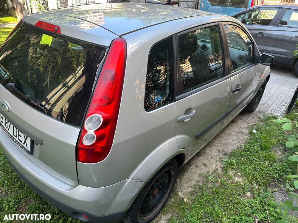Ford Fiesta 1.4i Comfort - 2