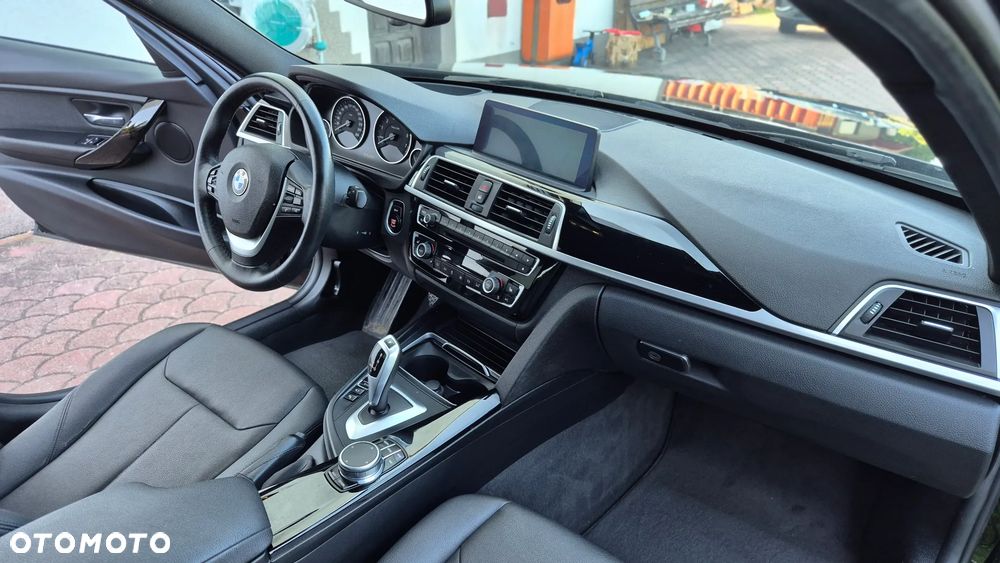 BMW Seria 3 320i xDrive Advantage sport - 27
