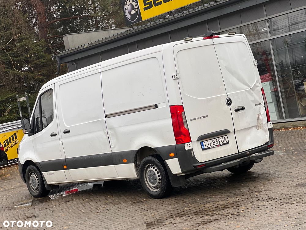 Mercedes-Benz Sprinter - 11