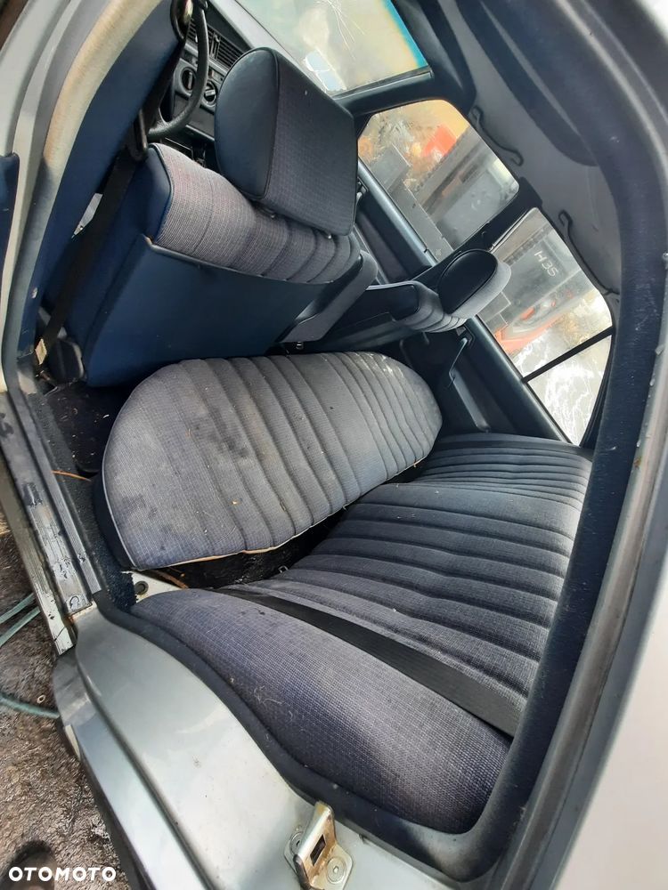 Środek/ siedzenia Mercedes W201 190E!! - 1