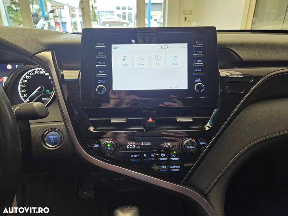 Toyota Camry 2.5 Business - 24