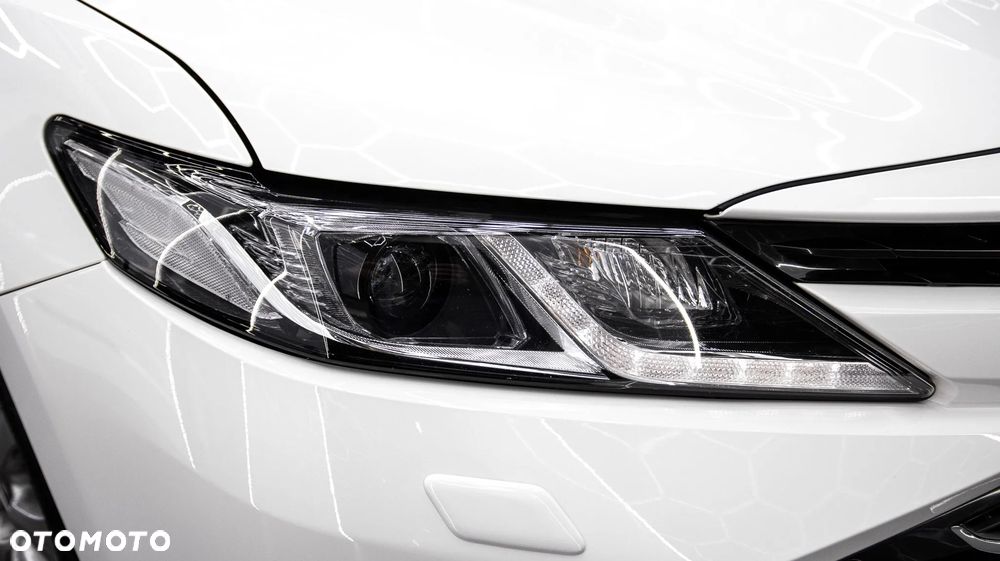 Toyota Camry 2.5 Hybrid Comfort CVT - 11