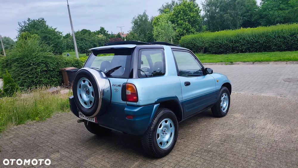 Toyota RAV4 2.0 GLi - 24