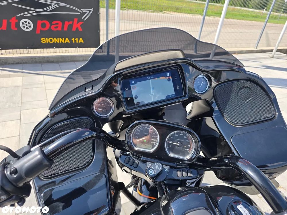 Harley-Davidson Touring Road Glide - 22