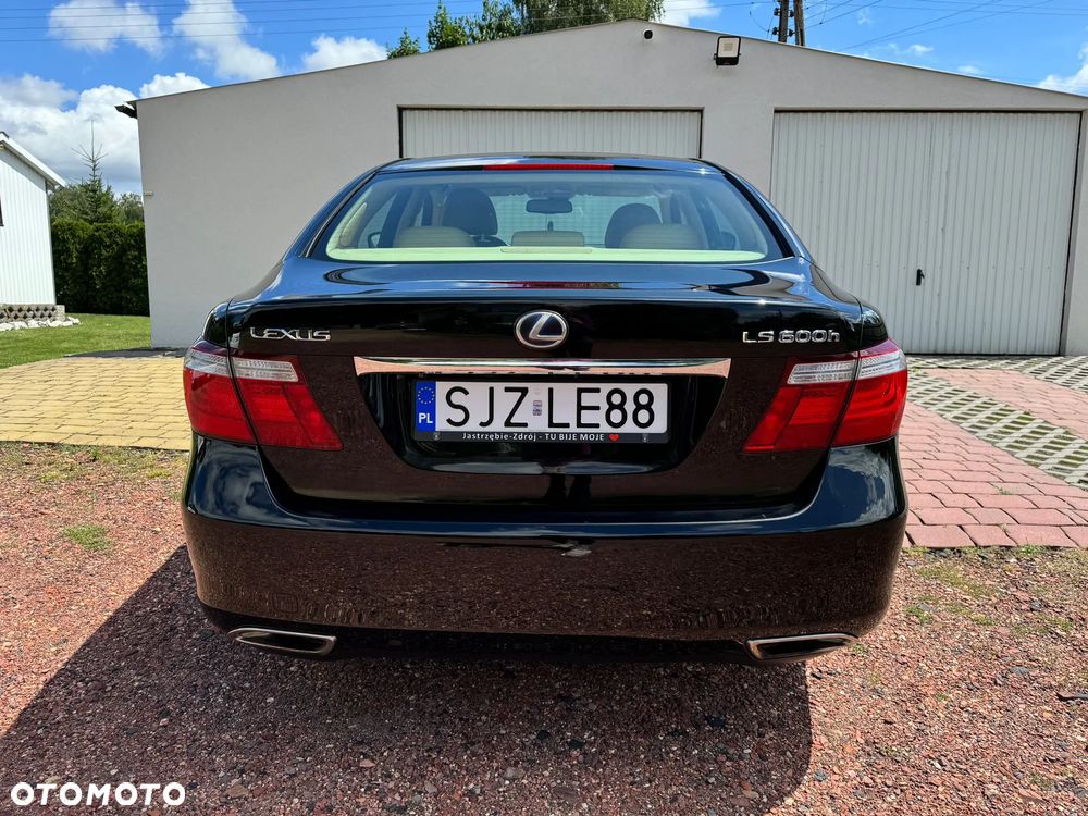 Lexus LS 600h Elegance - 12