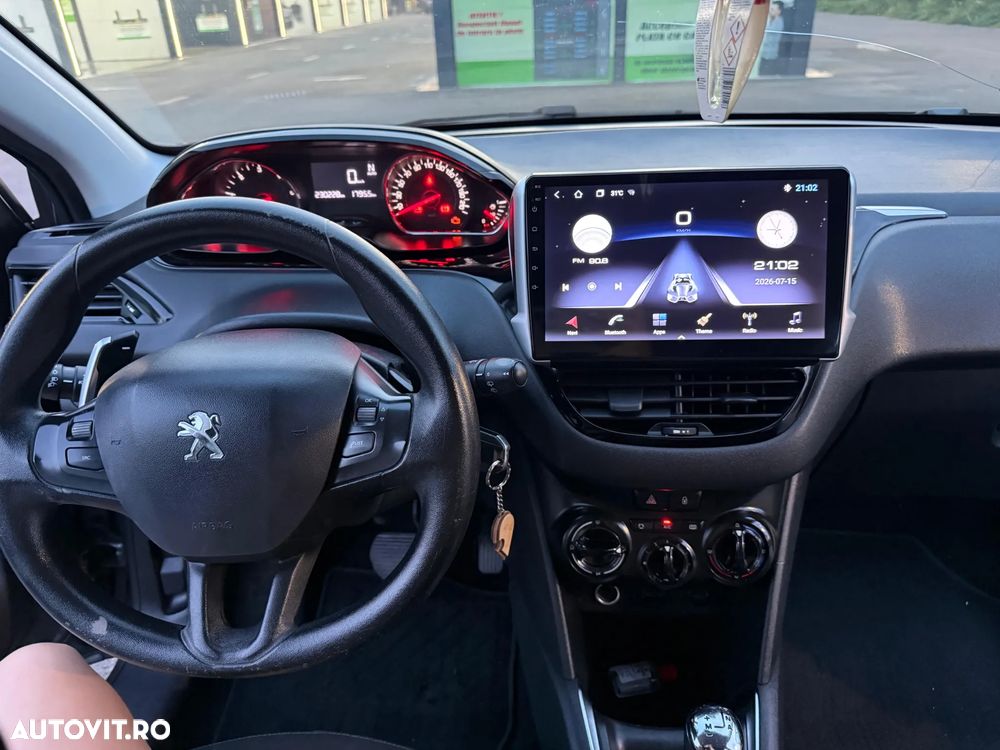 Peugeot 208 - 9