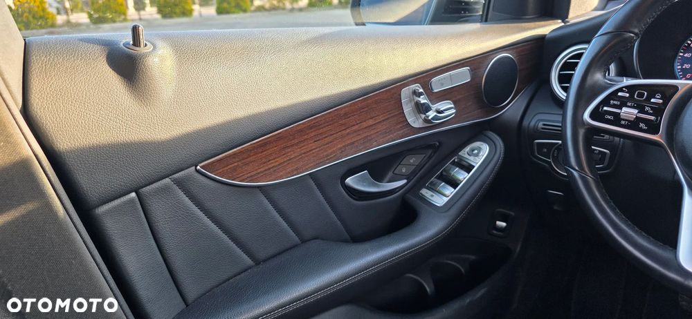 Mercedes-Benz GLC 300 4Matic 9G-TRONIC AMG Line - 16