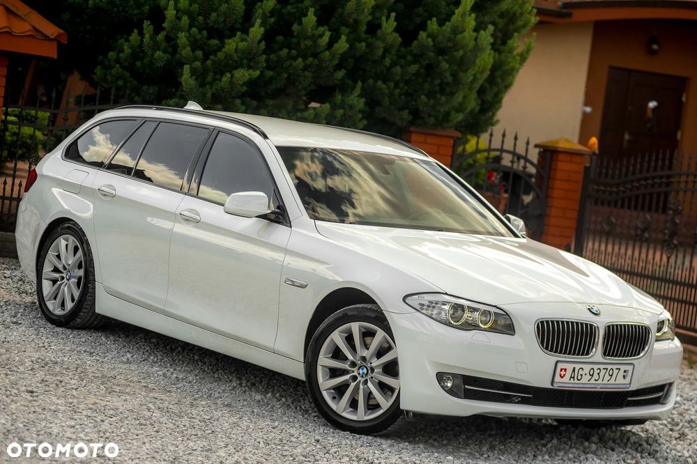 BMW Seria 5 525d xDrive Sport-Aut Modern Line - 3