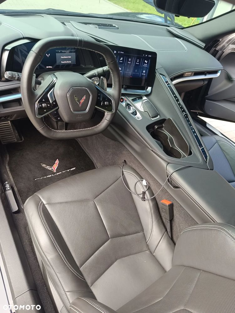 Chevrolet Corvette - 12