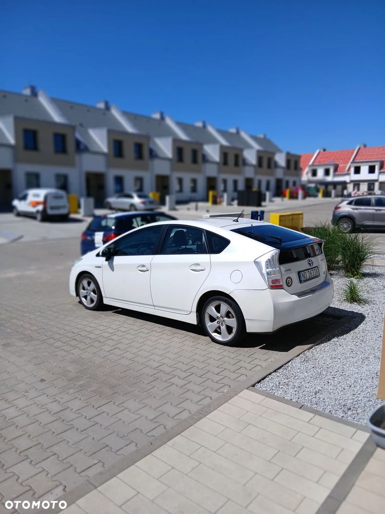 Toyota Prius - 4