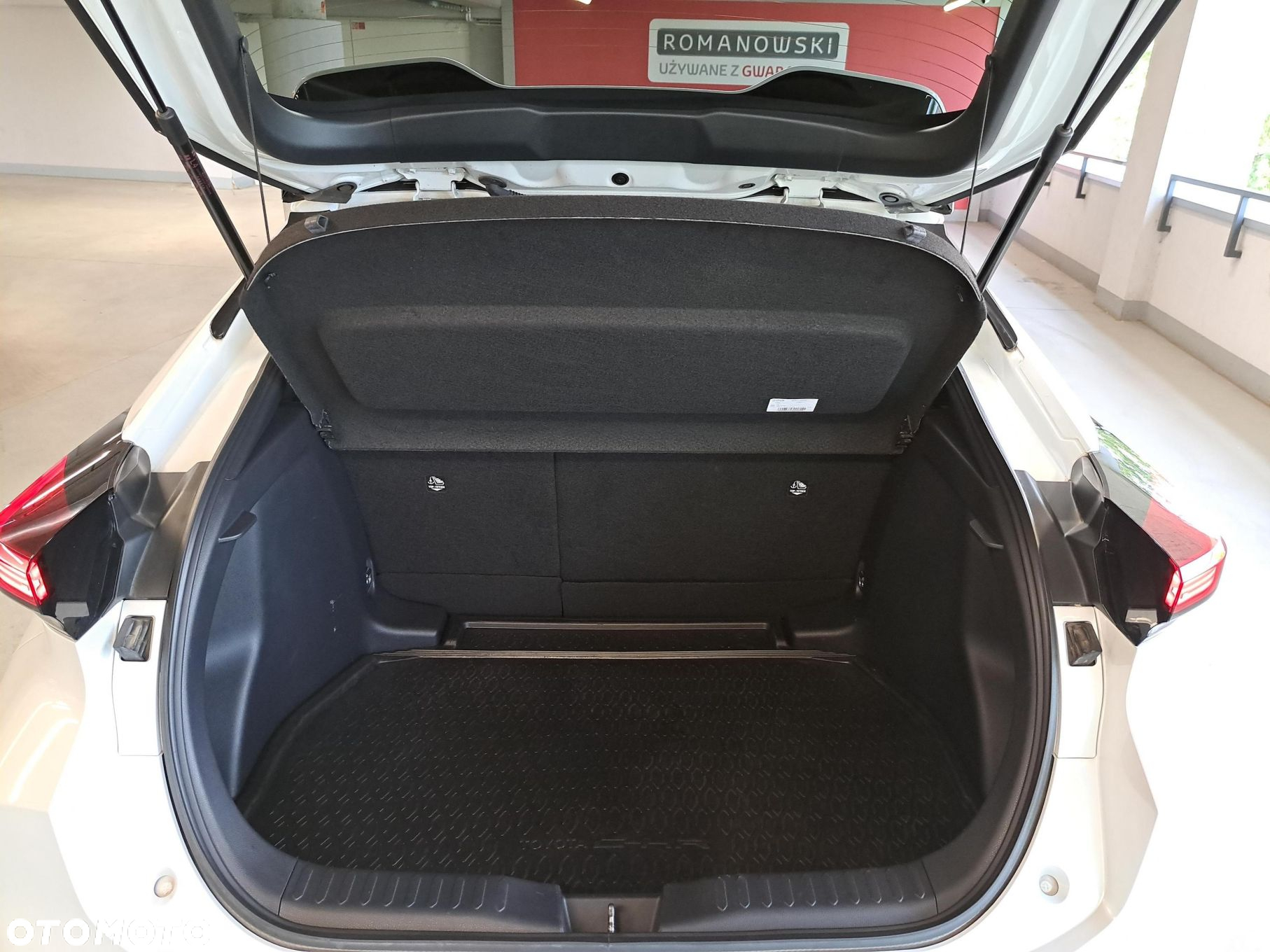 Toyota C-HR - 12