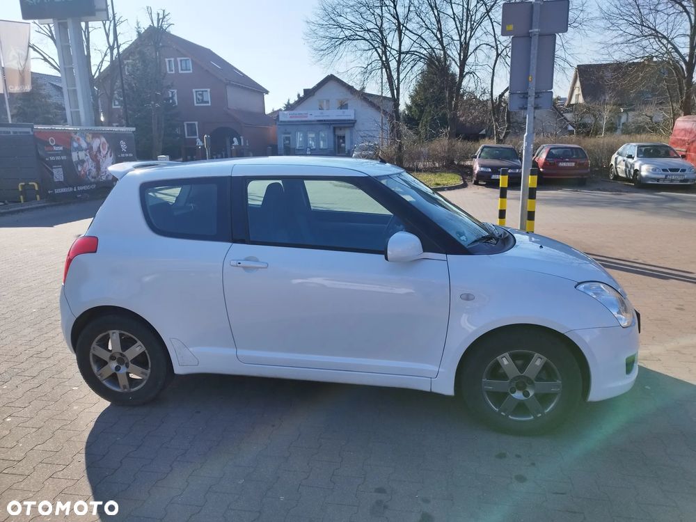 Suzuki Swift 1.3 GC - 27