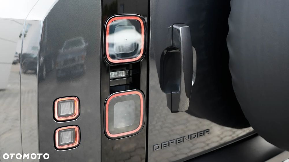 Land Rover Defender 3.0 D350 mHEV X-Dynamic HSE - 10