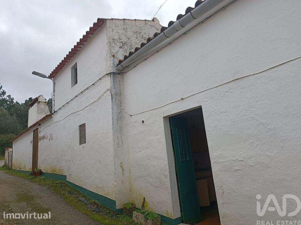 Prédio em São Sebastião da Giesteira e Nossa Senhora da Boa Fé - Grande imagem: 2/19
