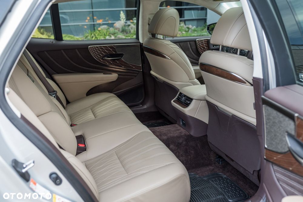 Lexus LS - 28