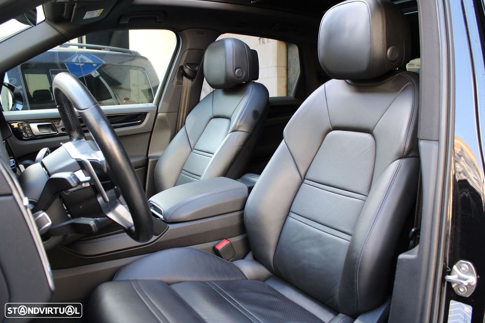 Porsche Cayenne E-Hybrid Tiptronic S Platinum Edition - 31