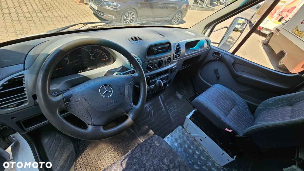 Mercedes-Benz SPRINTER - 8