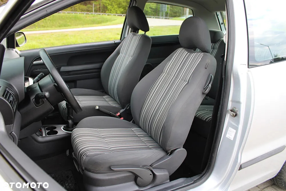 Volkswagen Fox - 24
