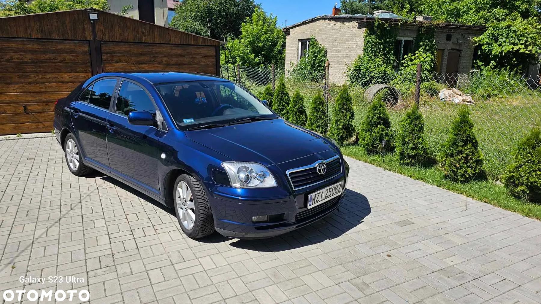Toyota Avensis 1.8 VVT-i Sol - 1