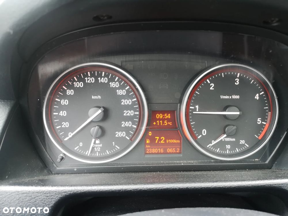 BMW X1 xDrive18d - 10