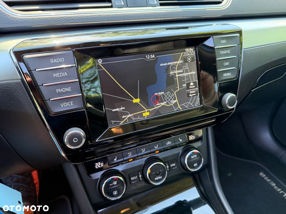 Skoda Superb 2.0 TDI Style - 17