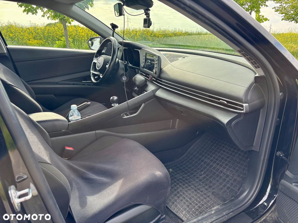 Hyundai Elantra 1.6 Smart - 12