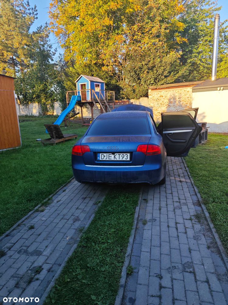 Audi A4 Limousine - 4