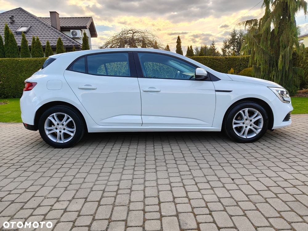 Renault Megane ENERGY TCe 100 LIFE - 9