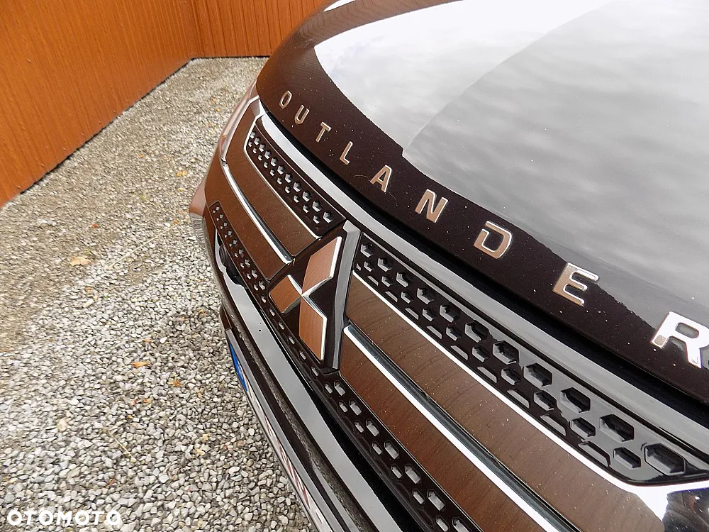 Mitsubishi Outlander 2.4 4WD Plug-In Hybrid Top - 31