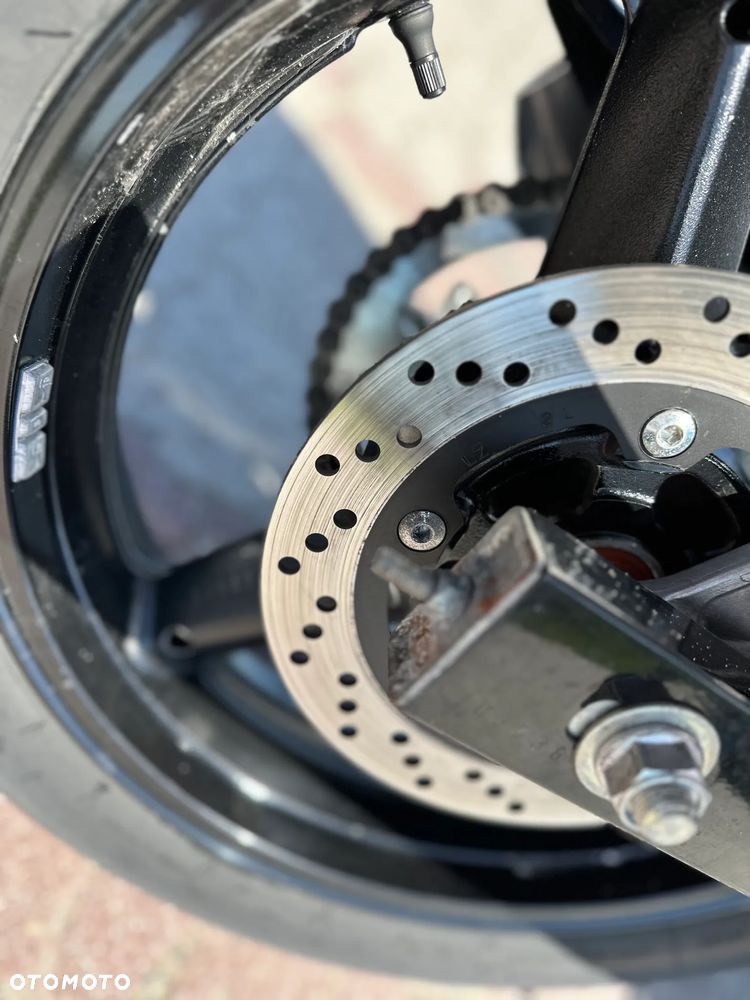 Suzuki GW 250 - 14