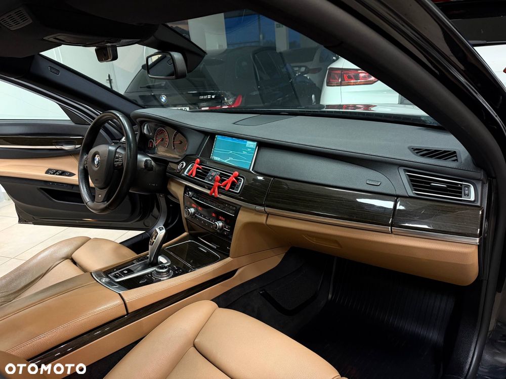 BMW Seria 7 730d Edition Exclusive - 35