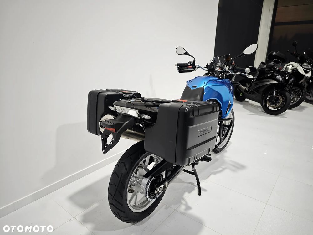 BMW F - 10