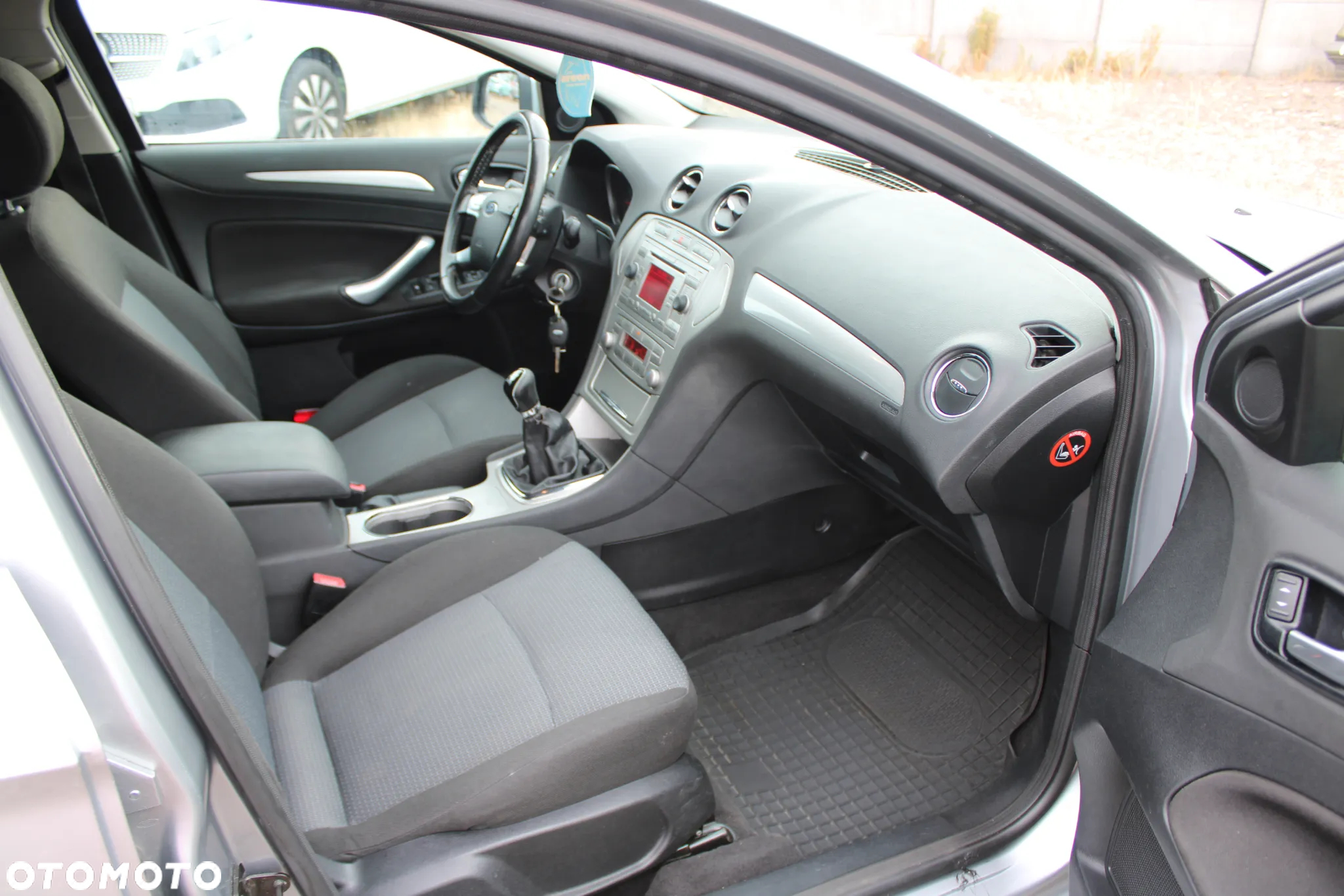 Ford Mondeo 2.0 FF Ghia - 10