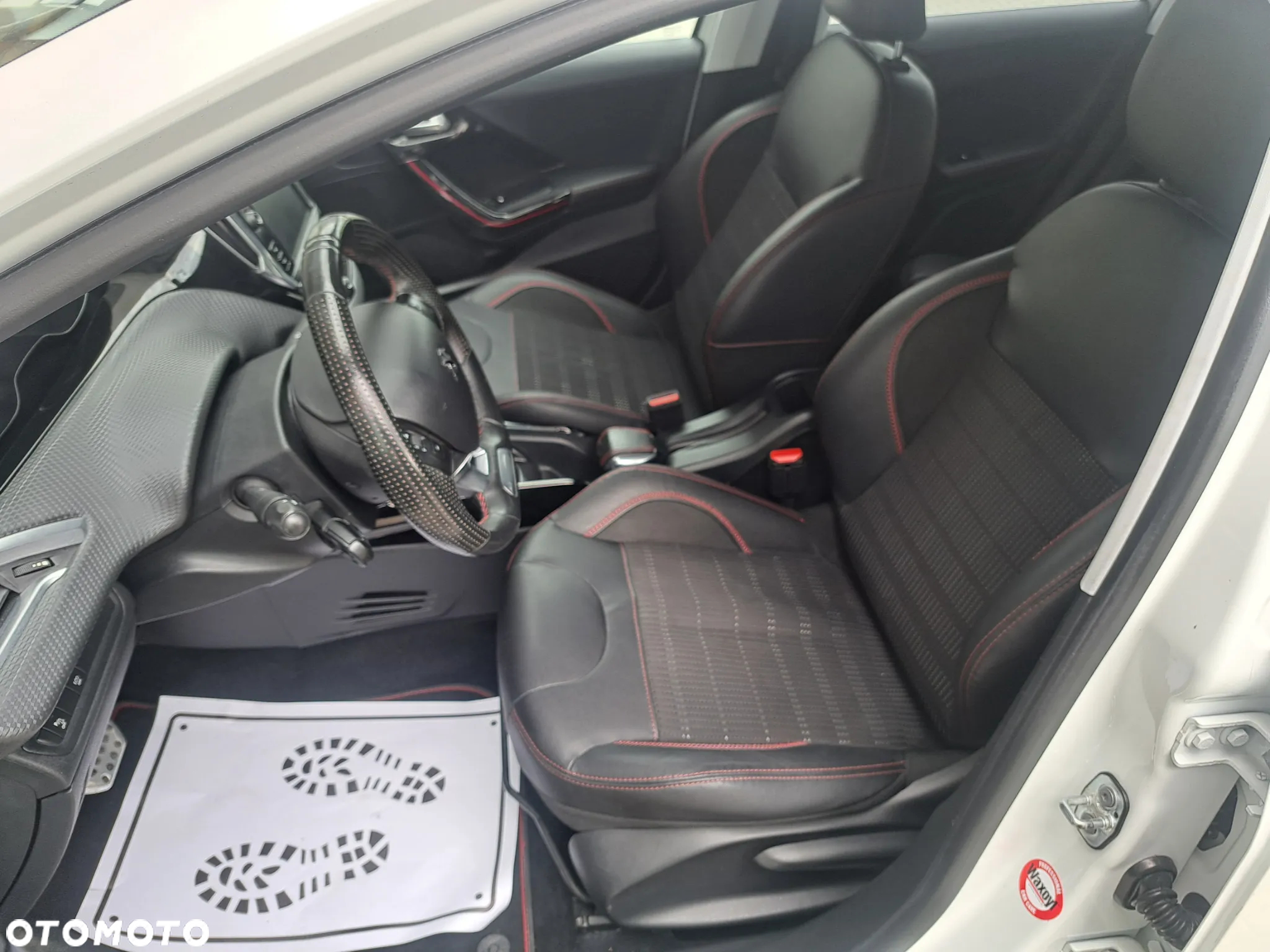 Peugeot 2008 1.2 Pure Tech Allure S&S EAT6 - 14