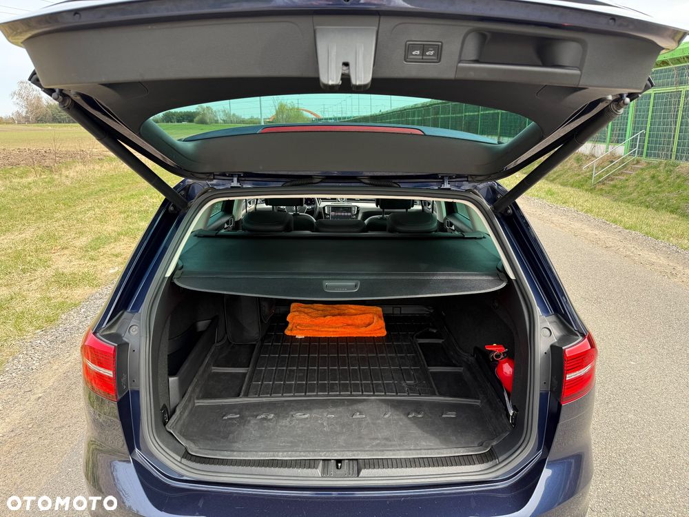 Volkswagen Passat - 26