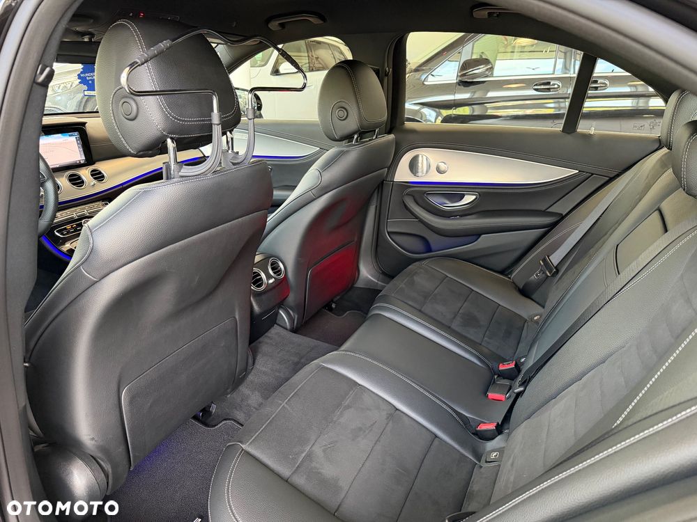 Mercedes-Benz Klasa E 220 d 4-Matic 9G-TRONIC - 30