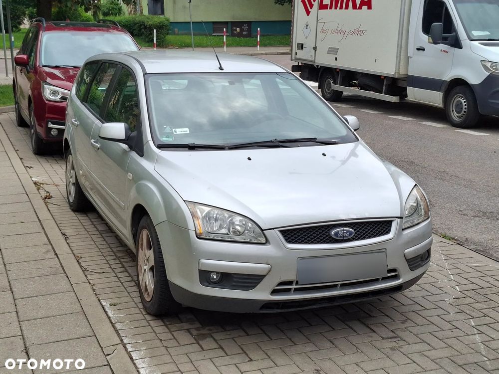 Ford Focus 1.6 Ambiente - 2
